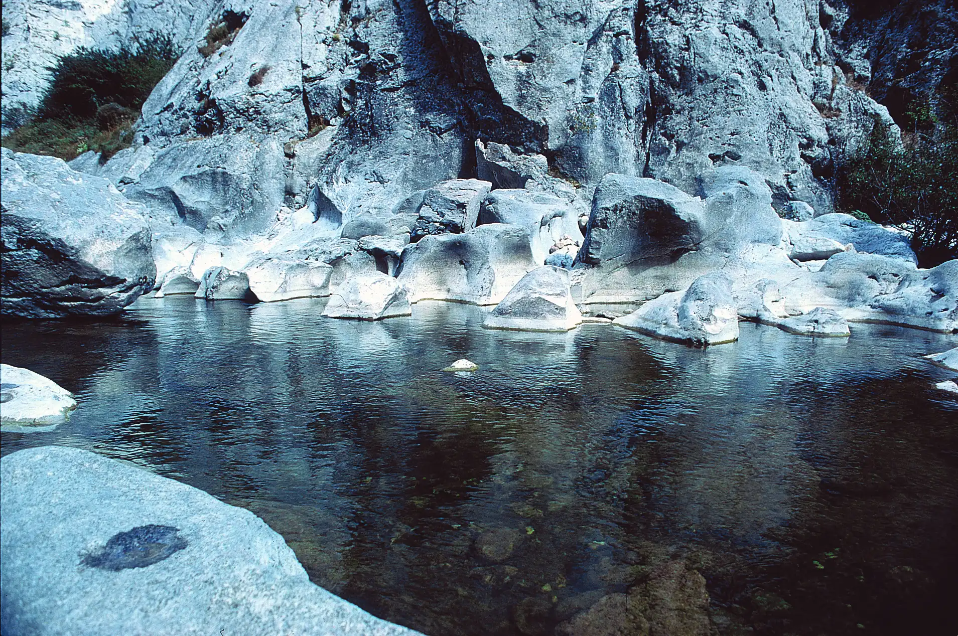 Cuatro Valles - paisaje natural rio torio